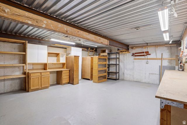 223 DEERHOLLOW CIR, North Salt Lake, UT 84054