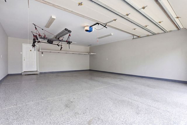 223 DEERHOLLOW CIR, North Salt Lake, UT 84054