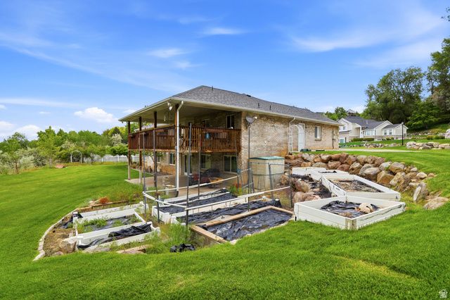 223 DEERHOLLOW CIR, North Salt Lake, UT 84054