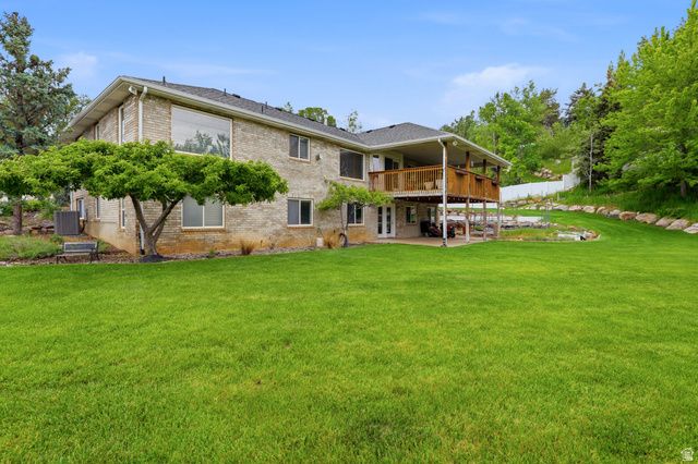 223 DEERHOLLOW CIR, North Salt Lake, UT 84054