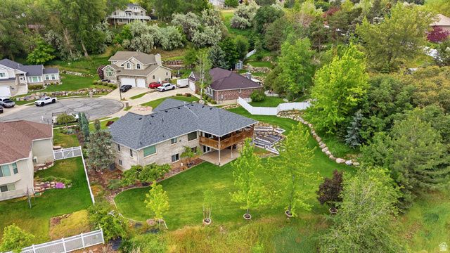 223 DEERHOLLOW CIR, North Salt Lake, UT 84054