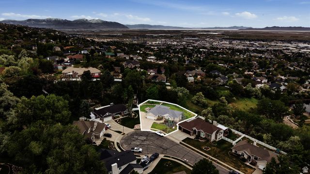 223 DEERHOLLOW CIR, North Salt Lake, UT 84054