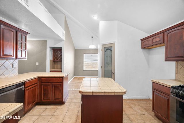 1726 Nesting Place, El Paso, TX 79936