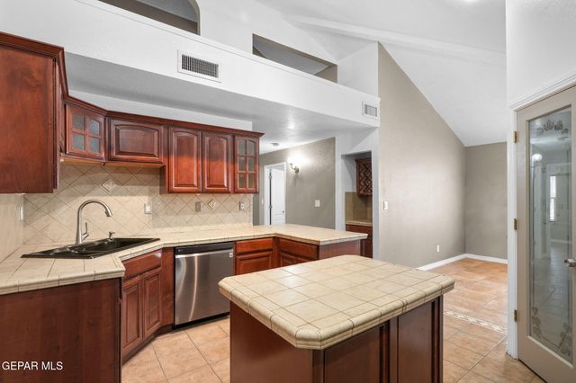 1726 Nesting Place, El Paso, TX 79936