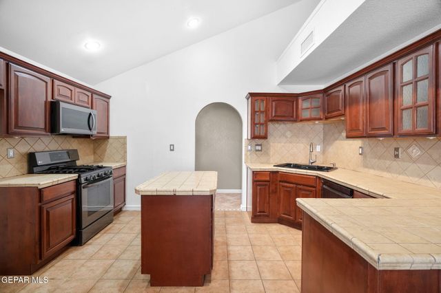 1726 Nesting Place, El Paso, TX 79936