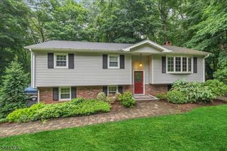 72 Smokey Ridge Rd, Ringwood Boro, NJ 07456