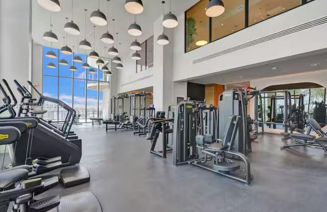 580 72nd 1713, Miami Beach, FL 33141