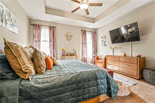 1829 NE Riley Drive, Lee's Summit, MO 64086