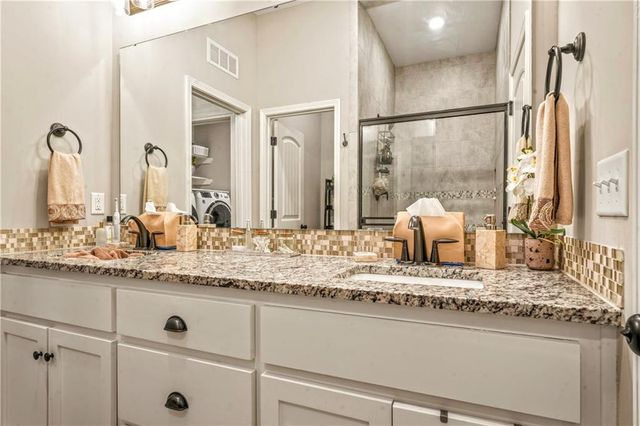 1829 NE Riley Drive, Lee's Summit, MO 64086