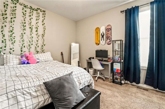 1829 NE Riley Drive, Lee's Summit, MO 64086