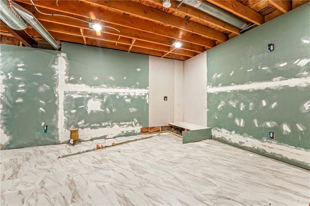 1829 NE Riley Drive, Lee's Summit, MO 64086