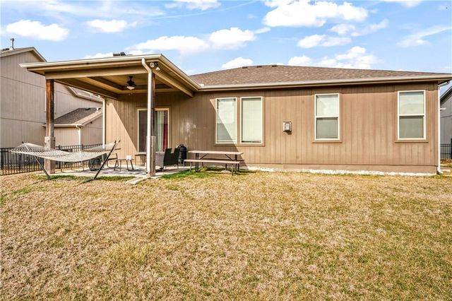 1829 NE Riley Drive, Lee's Summit, MO 64086