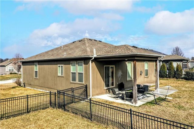 1829 NE Riley Drive, Lee's Summit, MO 64086