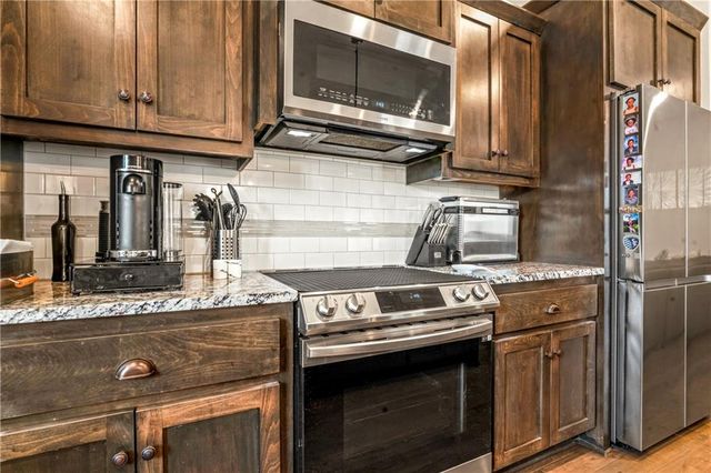 1829 NE Riley Drive, Lee's Summit, MO 64086