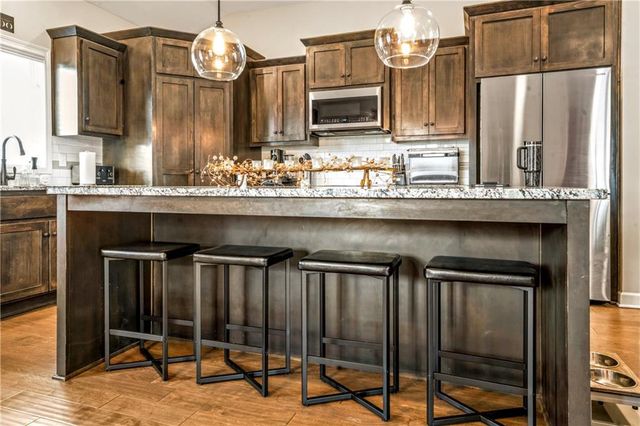 1829 NE Riley Drive, Lee's Summit, MO 64086