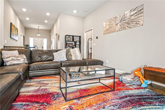 1829 NE Riley Drive, Lee's Summit, MO 64086