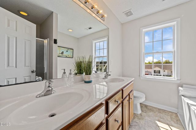 137 Woodglen Drive, Clayton, NC 27527