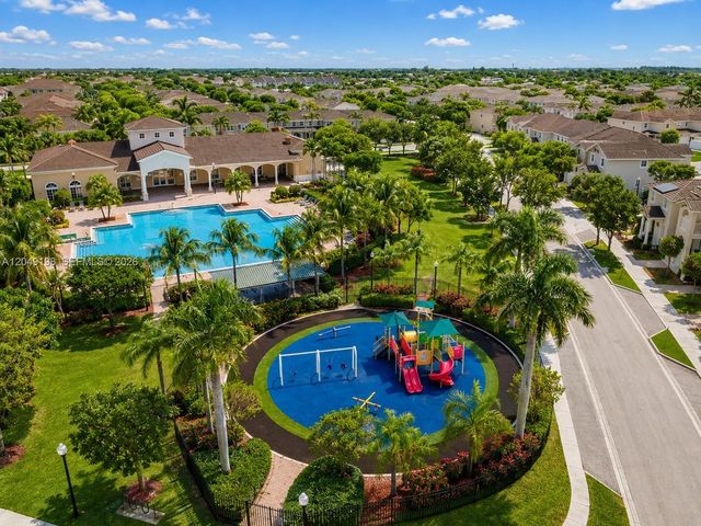 27021 SW 140th Path 27021, Homestead, FL 33032
