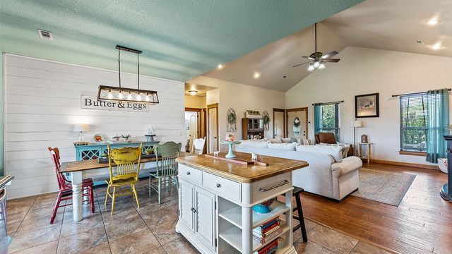 11264 Bareback Hollow Road, Gravette, AR 72736