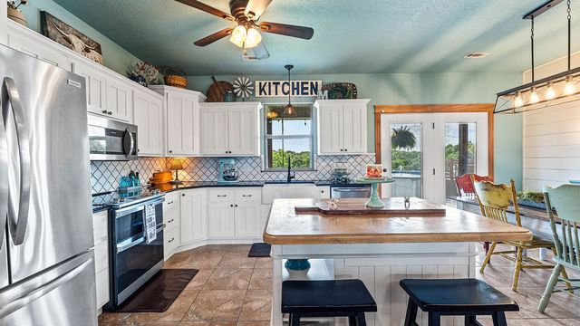 11264 Bareback Hollow Road, Gravette, AR 72736