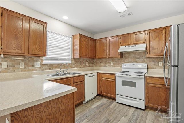 924 Emily Cir, Ft Walton Beach, FL 32547