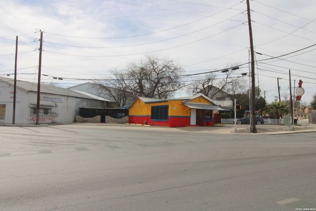 439 Fredericksburg, San Antonio, TX 78201