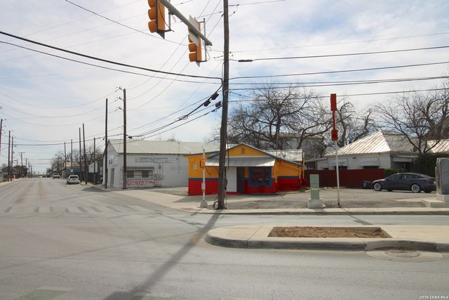 439 Fredericksburg, San Antonio, TX 78201