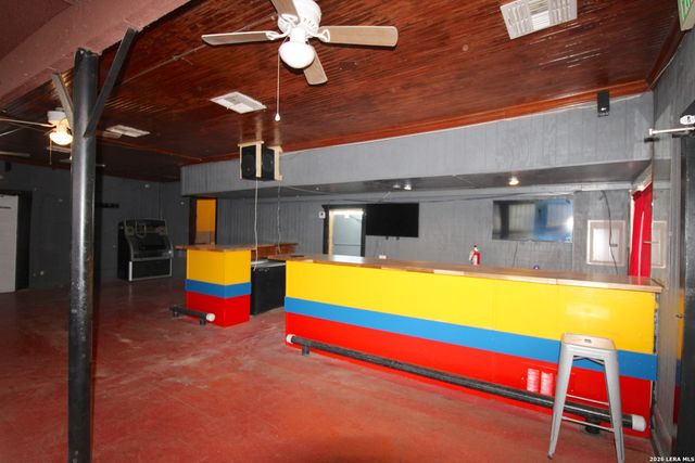 439 Fredericksburg, San Antonio, TX 78201
