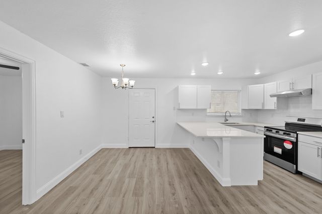 819 Netherland Drive, Arlington, TX 76017