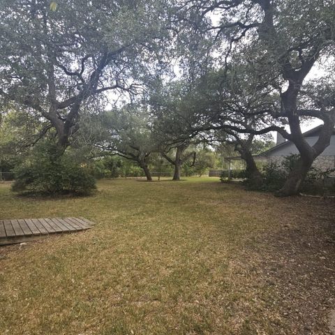 1609 Century Oaks DR, Lockhart, TX 78644