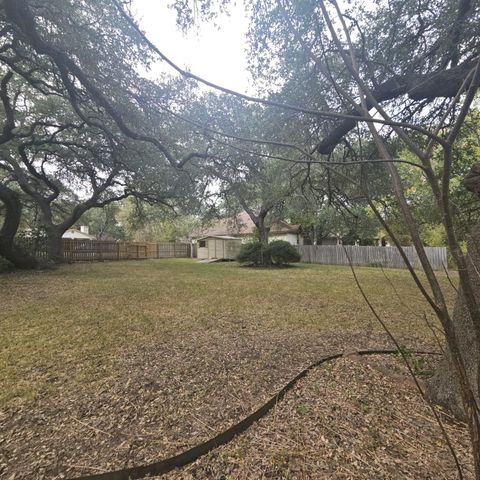 1609 Century Oaks DR, Lockhart, TX 78644