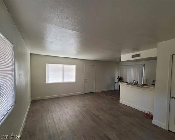 5126 Golden Lane A, Las Vegas, NV 89119