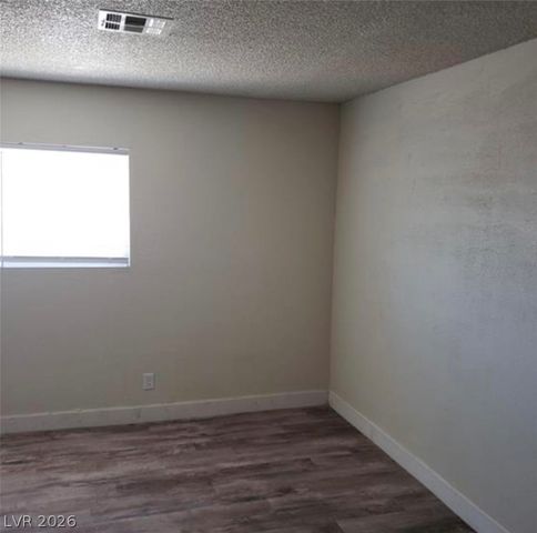 5126 Golden Lane A, Las Vegas, NV 89119