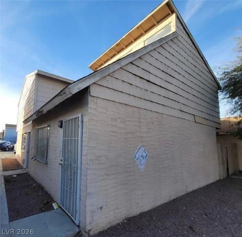 5126 Golden Lane A, Las Vegas, NV 89119