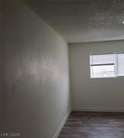 5126 Golden Lane A, Las Vegas, NV 89119