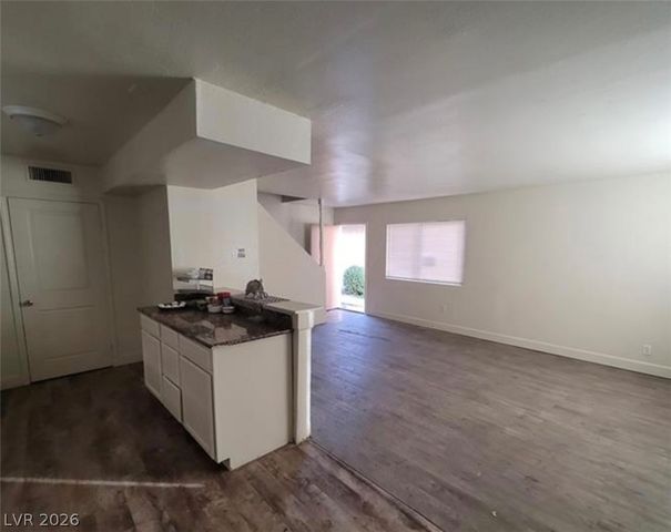 5126 Golden Lane A, Las Vegas, NV 89119