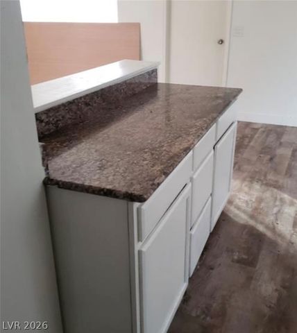 5126 Golden Lane A, Las Vegas, NV 89119
