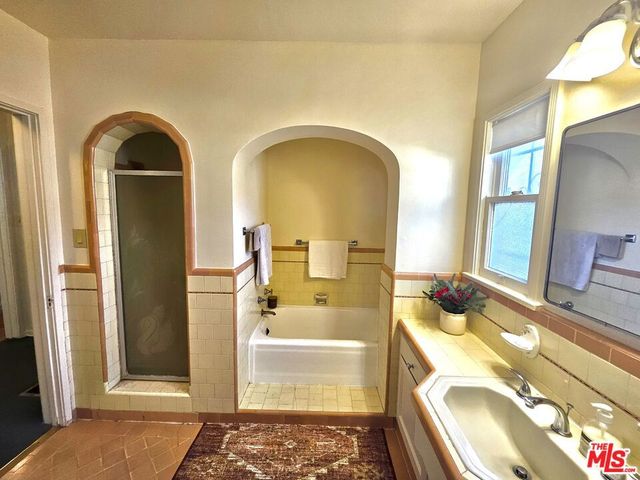 2211 W 78th Place, Inglewood, CA 90305