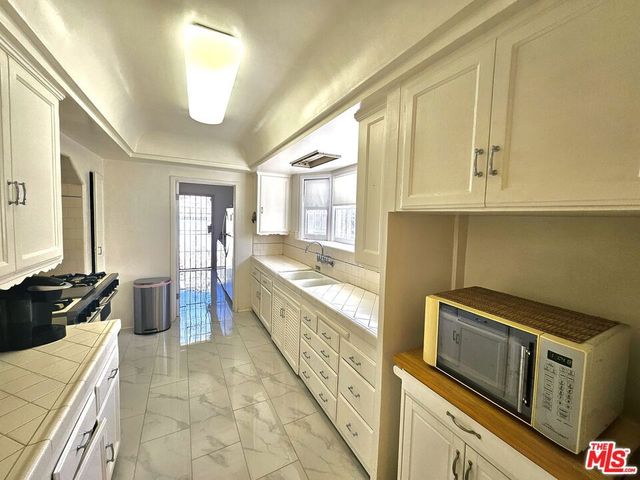 2211 W 78th Place, Inglewood, CA 90305