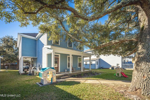 16 Sweetgrass Lane, Ocean Springs, MS 39564