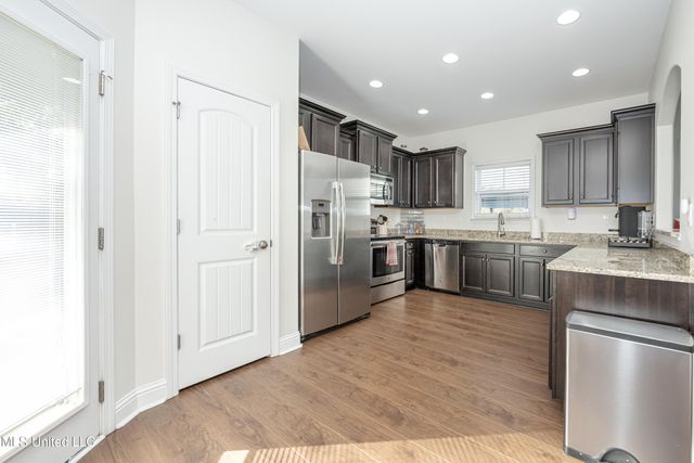 16 Sweetgrass Lane, Ocean Springs, MS 39564