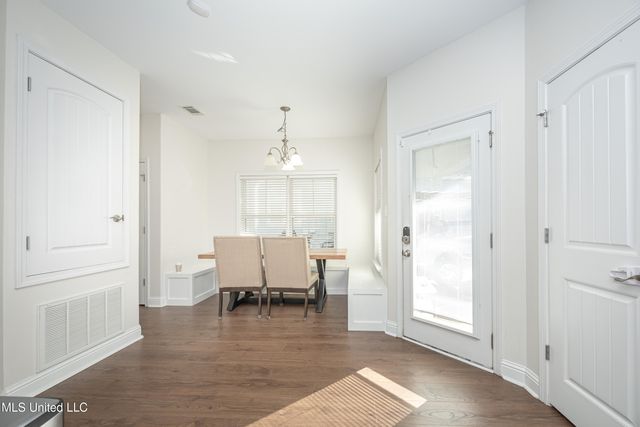 16 Sweetgrass Lane, Ocean Springs, MS 39564