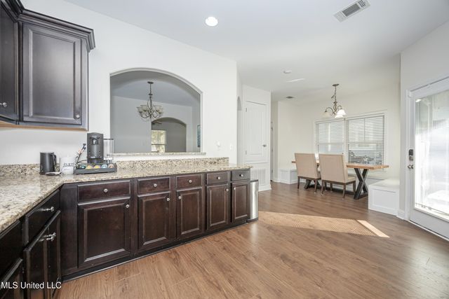 16 Sweetgrass Lane, Ocean Springs, MS 39564