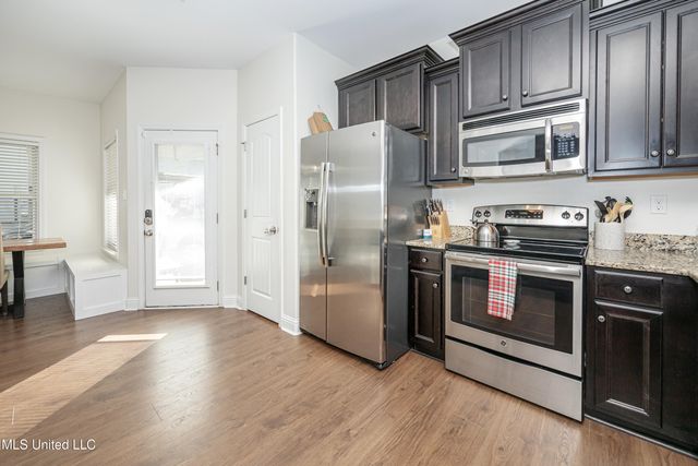 16 Sweetgrass Lane, Ocean Springs, MS 39564