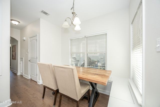 16 Sweetgrass Lane, Ocean Springs, MS 39564