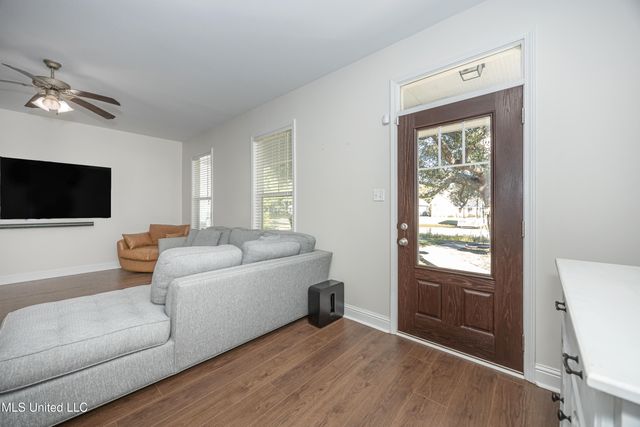 16 Sweetgrass Lane, Ocean Springs, MS 39564