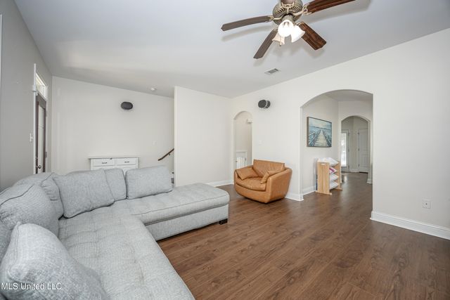 16 Sweetgrass Lane, Ocean Springs, MS 39564