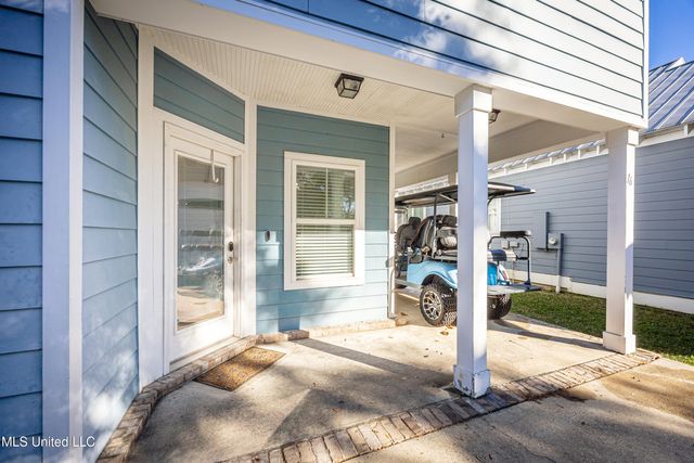 16 Sweetgrass Lane, Ocean Springs, MS 39564