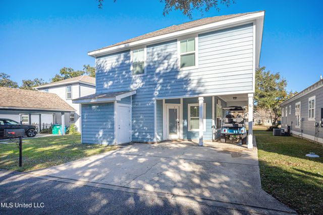 16 Sweetgrass Lane, Ocean Springs, MS 39564