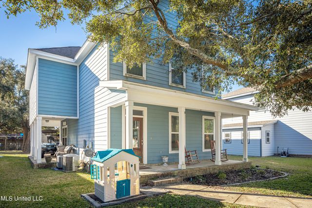 16 Sweetgrass Lane, Ocean Springs, MS 39564